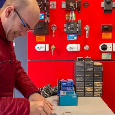 Pogotowie zamkowe, Ślusarz Poznań - Awaryjne Otwieranie, Montaż I Wymiana Zamków